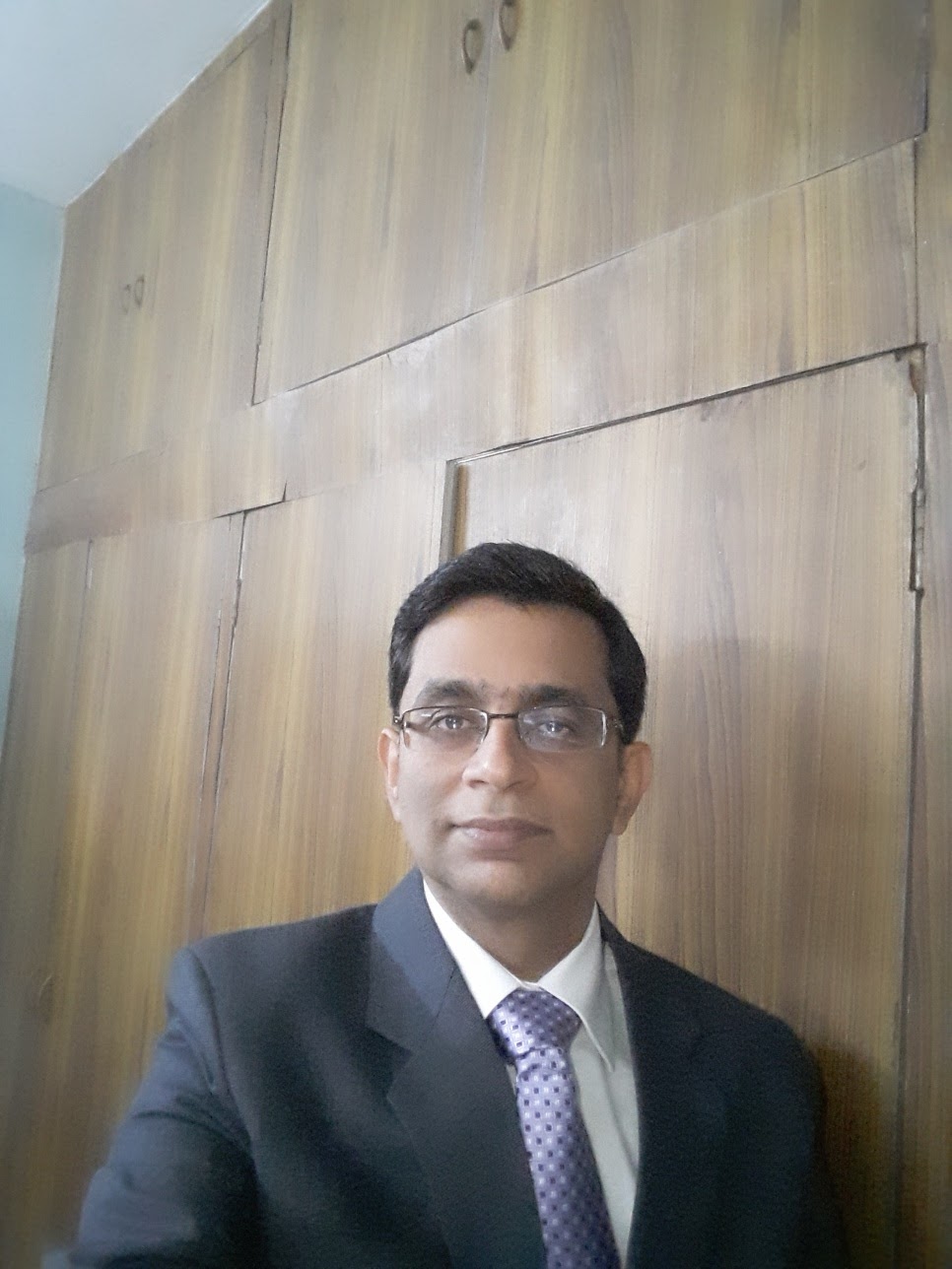 DR. SUGEET TANDON 